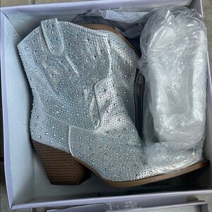 TOP Moda Sparkling Silver Ankle Boots